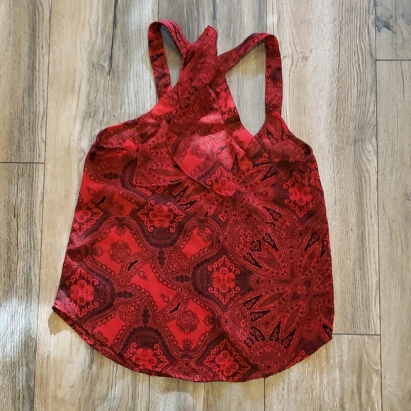 Cute Ruffled Tank - Picture 2 of 3